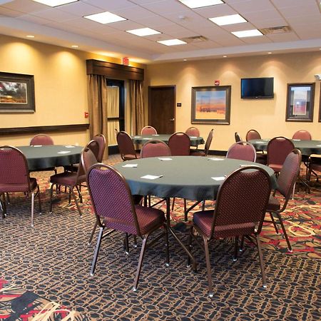 Hampton Inn & Suites Bismarck Northwest Ngoại thất bức ảnh