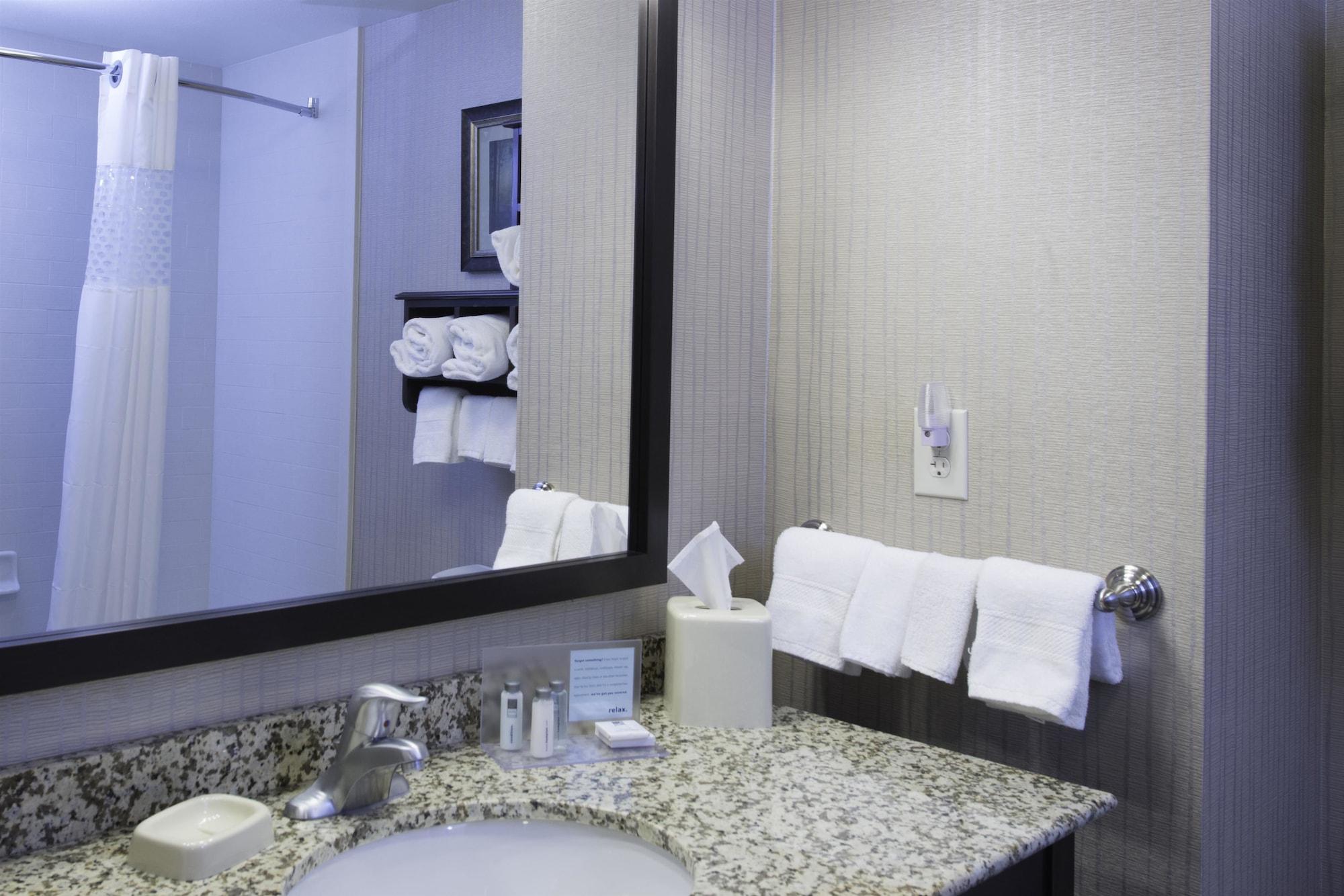 Hampton Inn & Suites Bismarck Northwest Ngoại thất bức ảnh