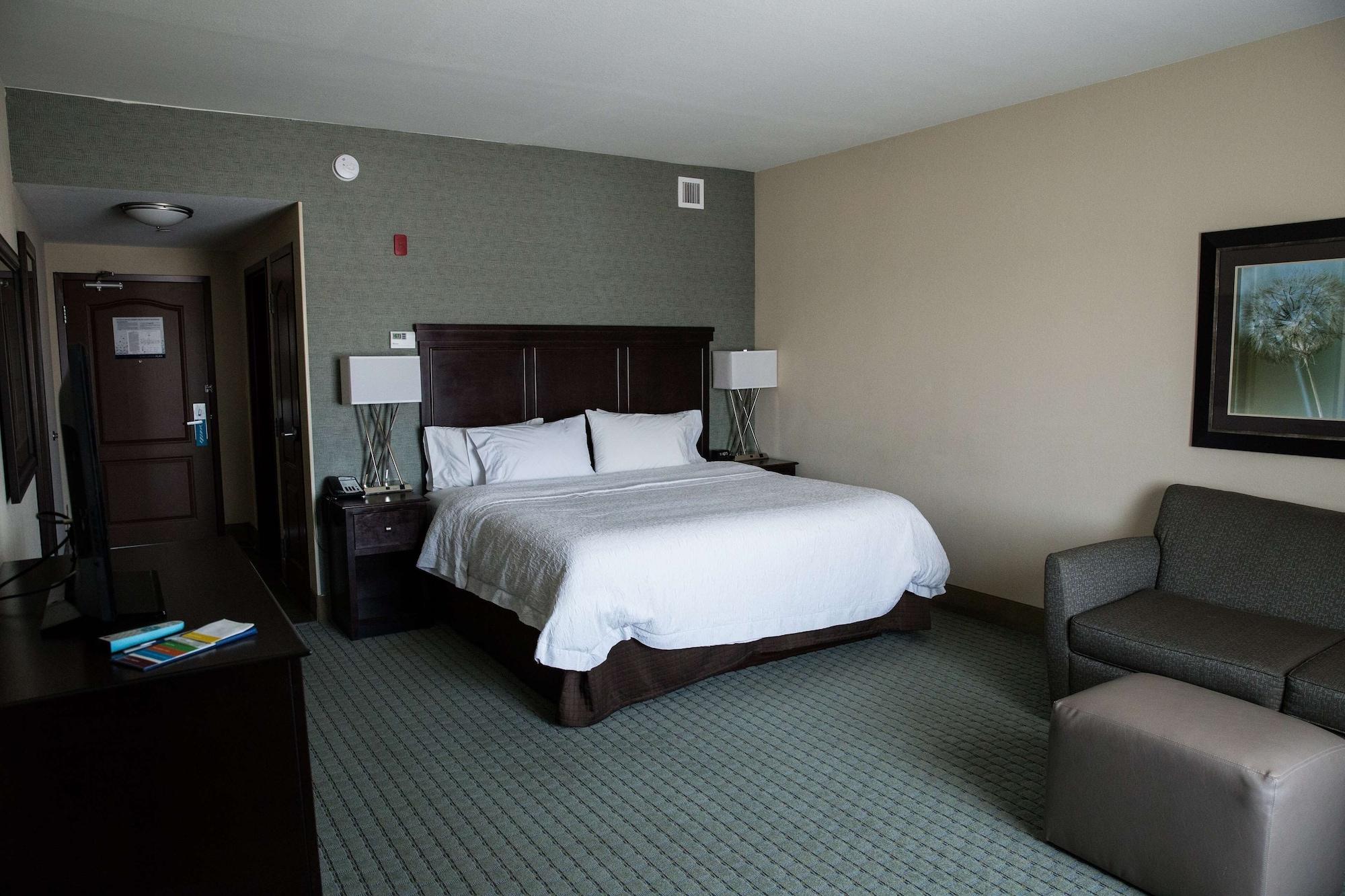 Hampton Inn & Suites Bismarck Northwest Ngoại thất bức ảnh