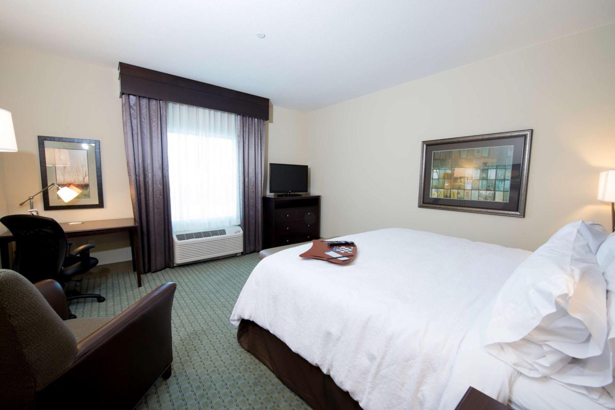 Hampton Inn & Suites Bismarck Northwest Ngoại thất bức ảnh
