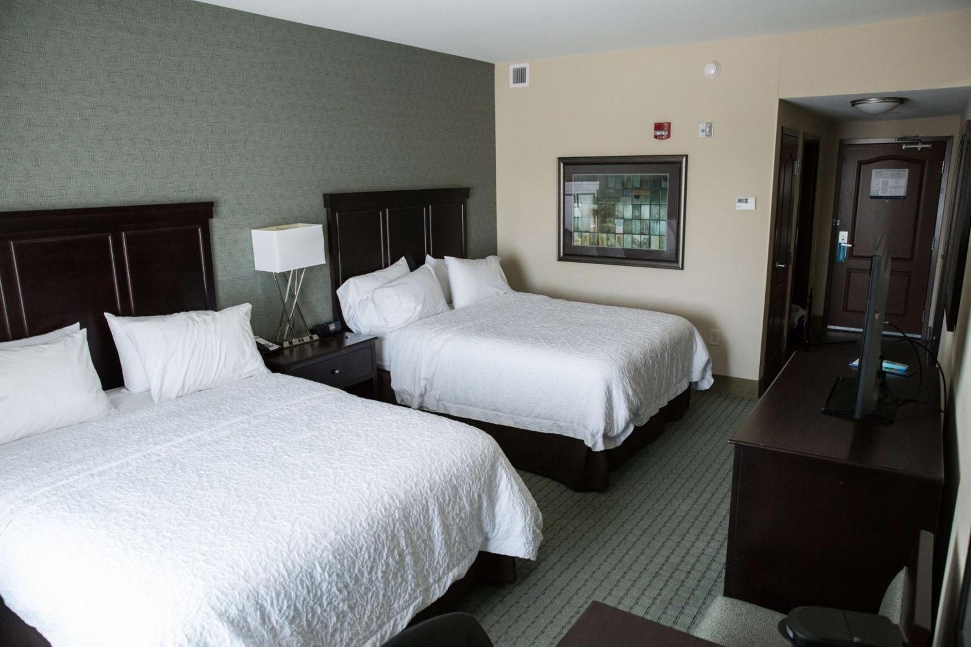 Hampton Inn & Suites Bismarck Northwest Ngoại thất bức ảnh