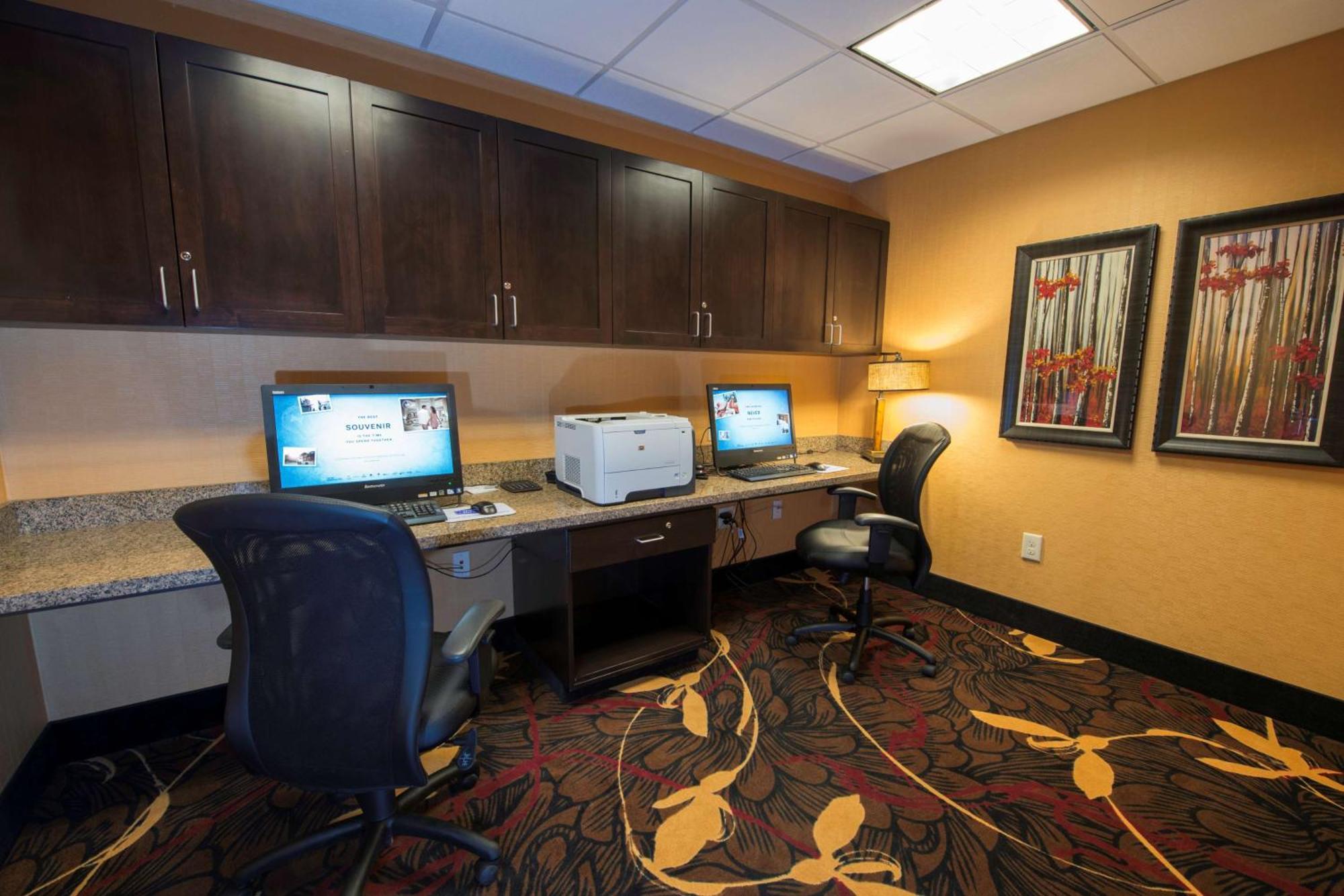 Hampton Inn & Suites Bismarck Northwest Ngoại thất bức ảnh