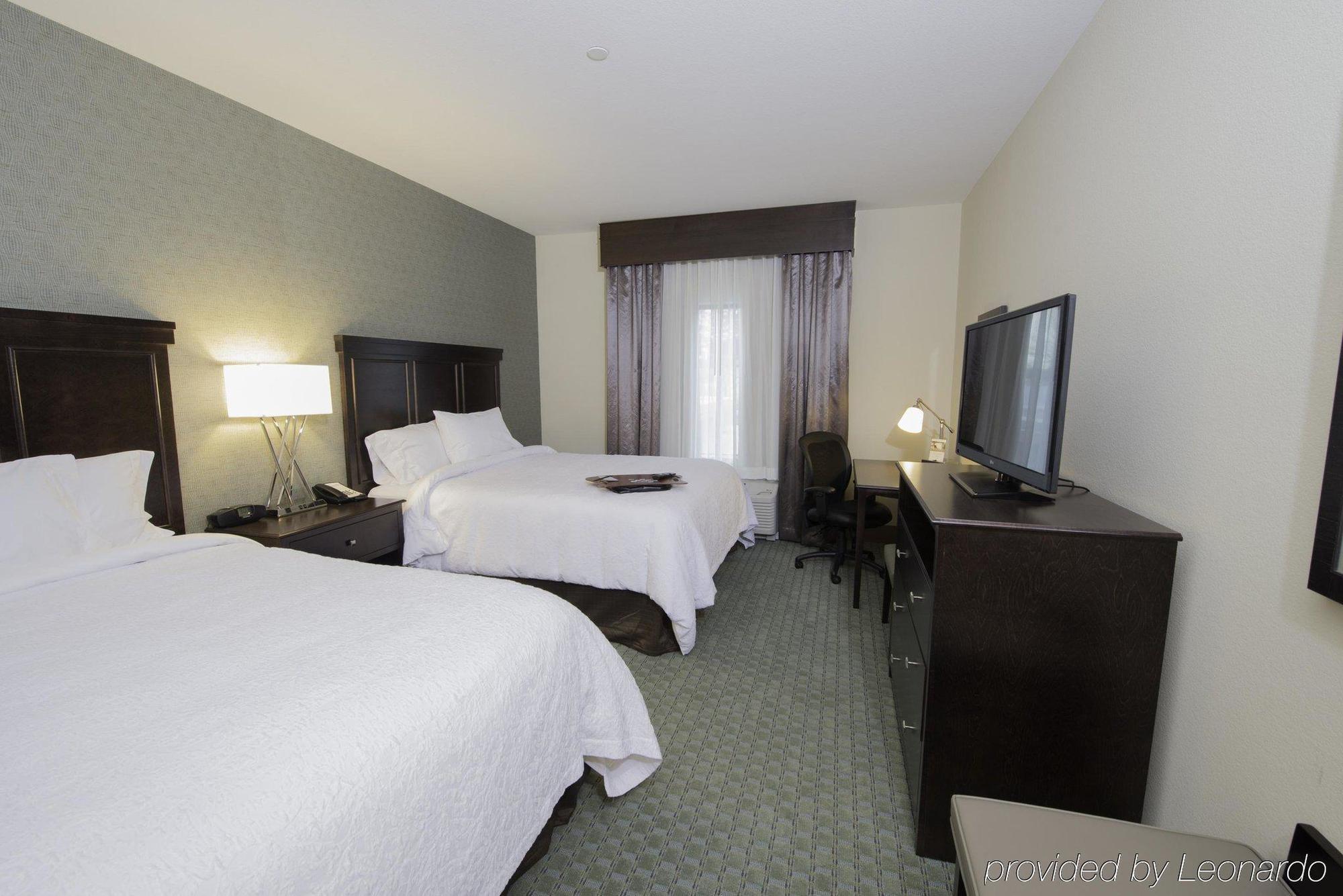 Hampton Inn & Suites Bismarck Northwest Ngoại thất bức ảnh