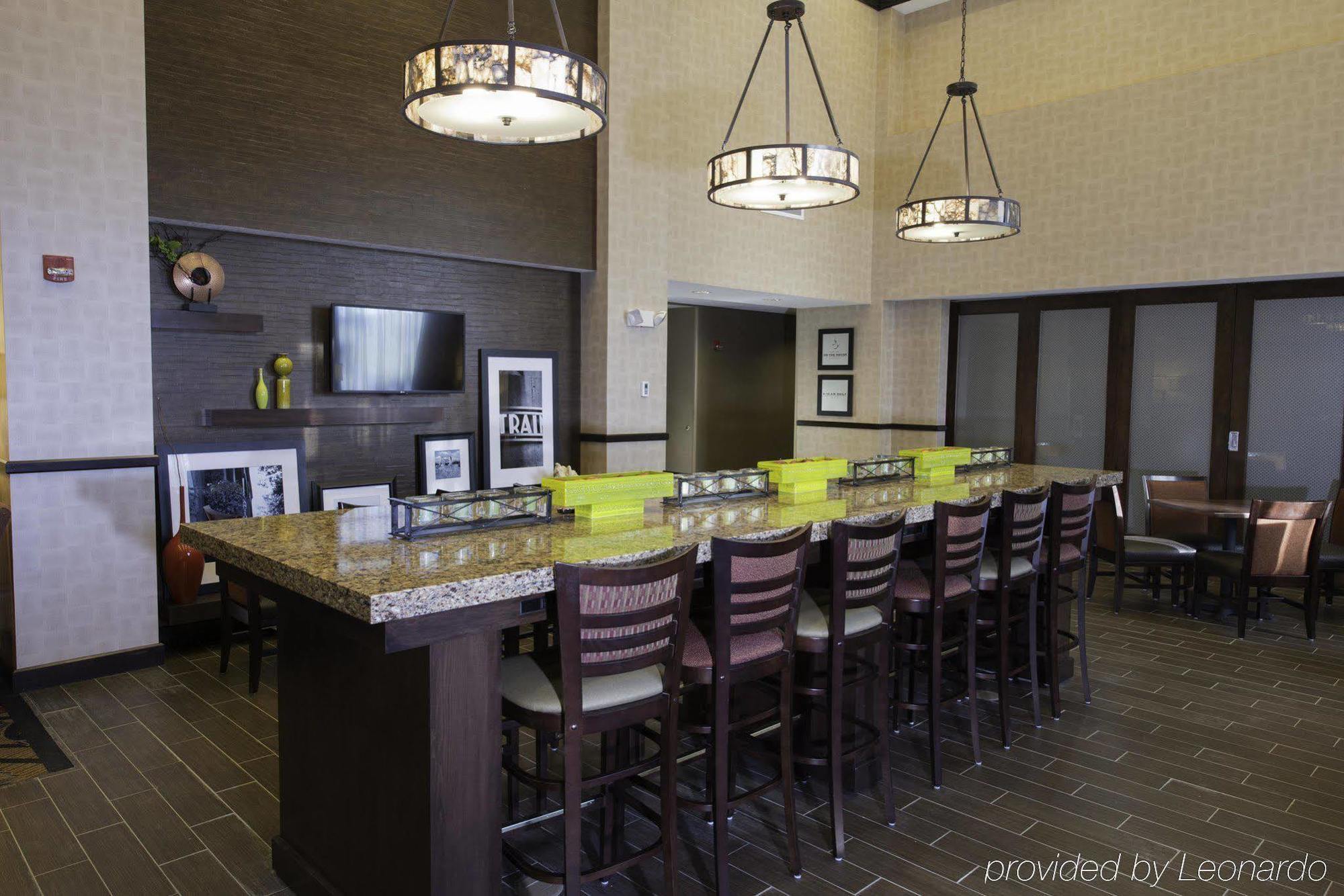 Hampton Inn & Suites Bismarck Northwest Ngoại thất bức ảnh