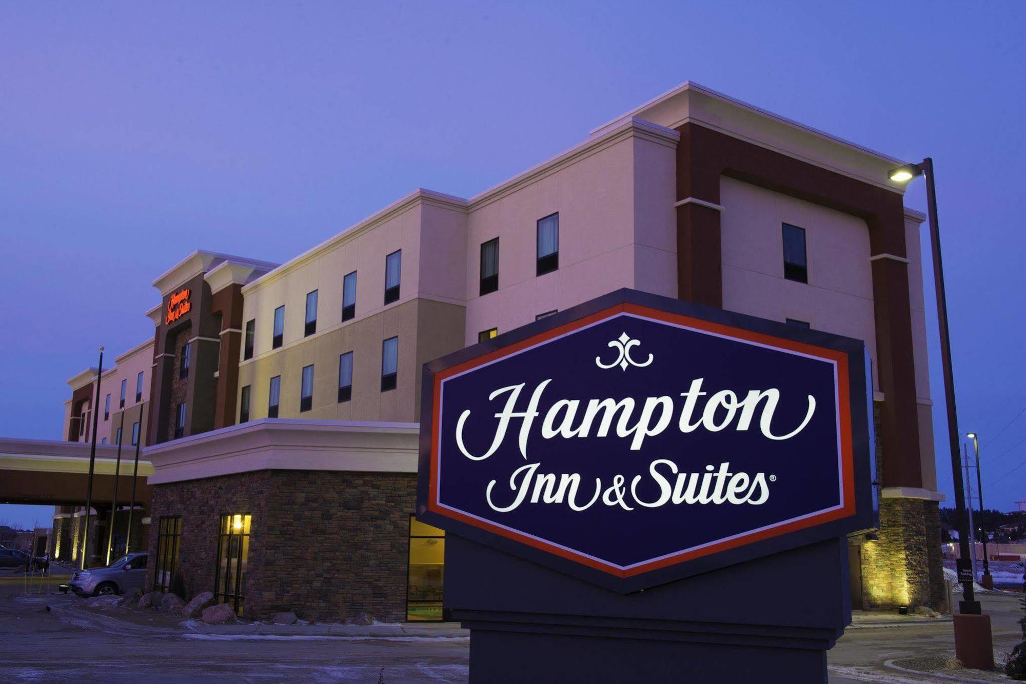 Hampton Inn & Suites Bismarck Northwest Ngoại thất bức ảnh
