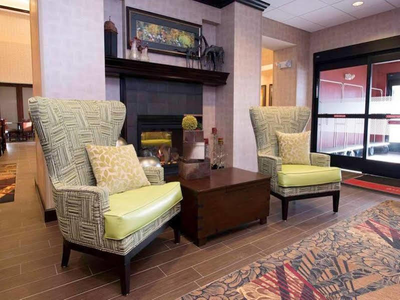 Hampton Inn & Suites Bismarck Northwest Ngoại thất bức ảnh