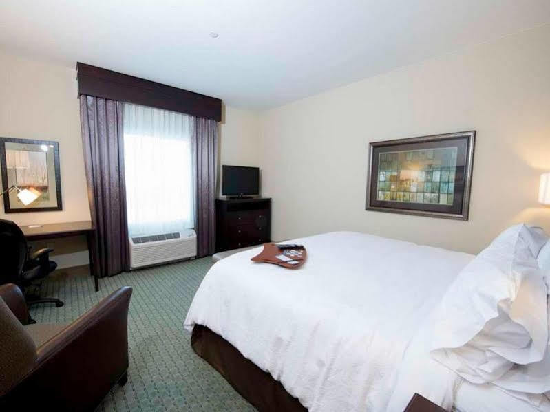 Hampton Inn & Suites Bismarck Northwest Ngoại thất bức ảnh